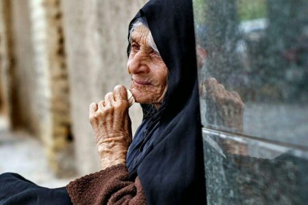 افزایش دوران تنهایی سالمندان زن