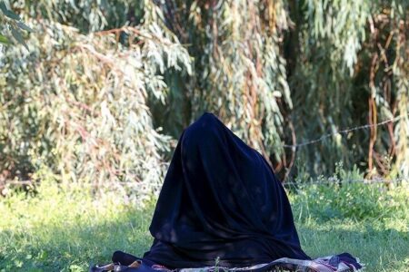 همشهری آنلاین – تصاویر تاثیرگذار حضور زنان مسن در اردوی راهیان نور