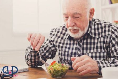 سالمندان این توصیه تغذیه‌ای را جدی بگیرند