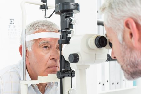 درمان تنبلی چشم در سنین بالا و سالمندان چگونه است؟