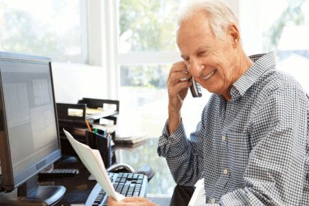 راهنماهای دیجیتال در خدمت سالمندان سوئدی