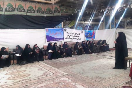 قم / طرح حمایت از زنان سالمند و پاتوق های سالمندی محله محور در استان قم در حال برگزاری است