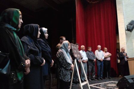 برگزاری آیین رونمایی از کتاب شاعر سالمند عضو بنیاد فرزانگان خرد شهرستان آباده