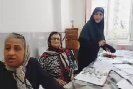 یادگیری در سن طلایی در همدان؛ وقتی شهروندان ارشد، زبان انگلیسی می‌آموزند