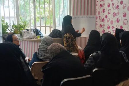 ارتقای سلامت سالمندان در مرکز «رویش سبز امید» بهار با آموزش تغذیه صحیح