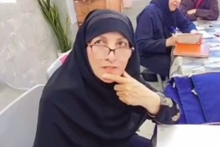 آموزش زبان انگلیسی در مرکز سالمندان حبیب ابن مظاهر