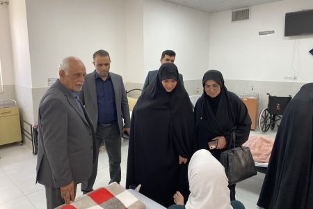 اصفهان/ بازدید مشترک نماینده مجلس و مسئولان بهزیستی از مرکز توانبخشی سالمندان مهرورزان خوروبیابانک